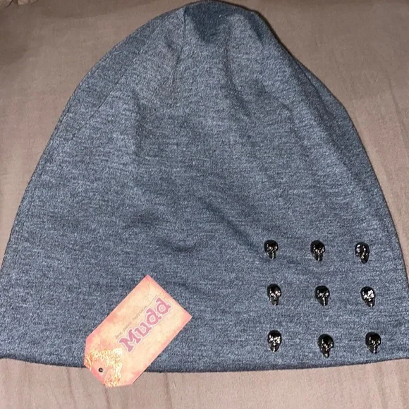 4/$10 item🤑 NWT MUDD Grey black lined skull embellished beanie hat biker cap - Picture 1 of 4
